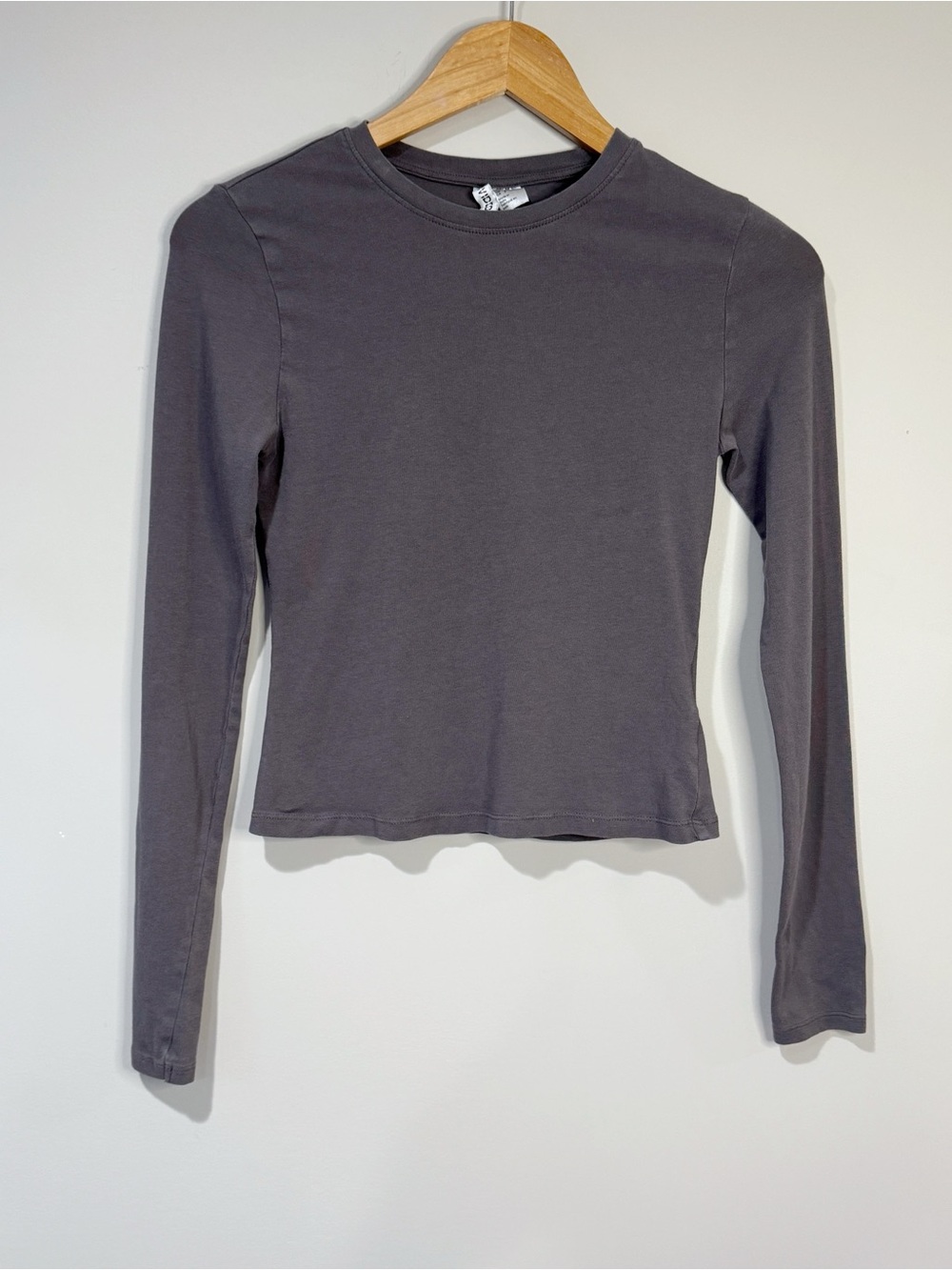 H&M Divided Women's Grey Fitted Stretch Long Sleeve Tee Minimalist Classic Small